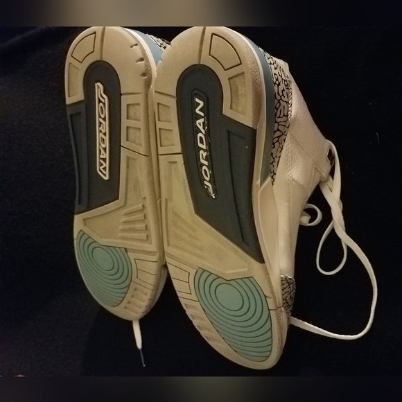 Nike Jordans - Picture 3 of 7